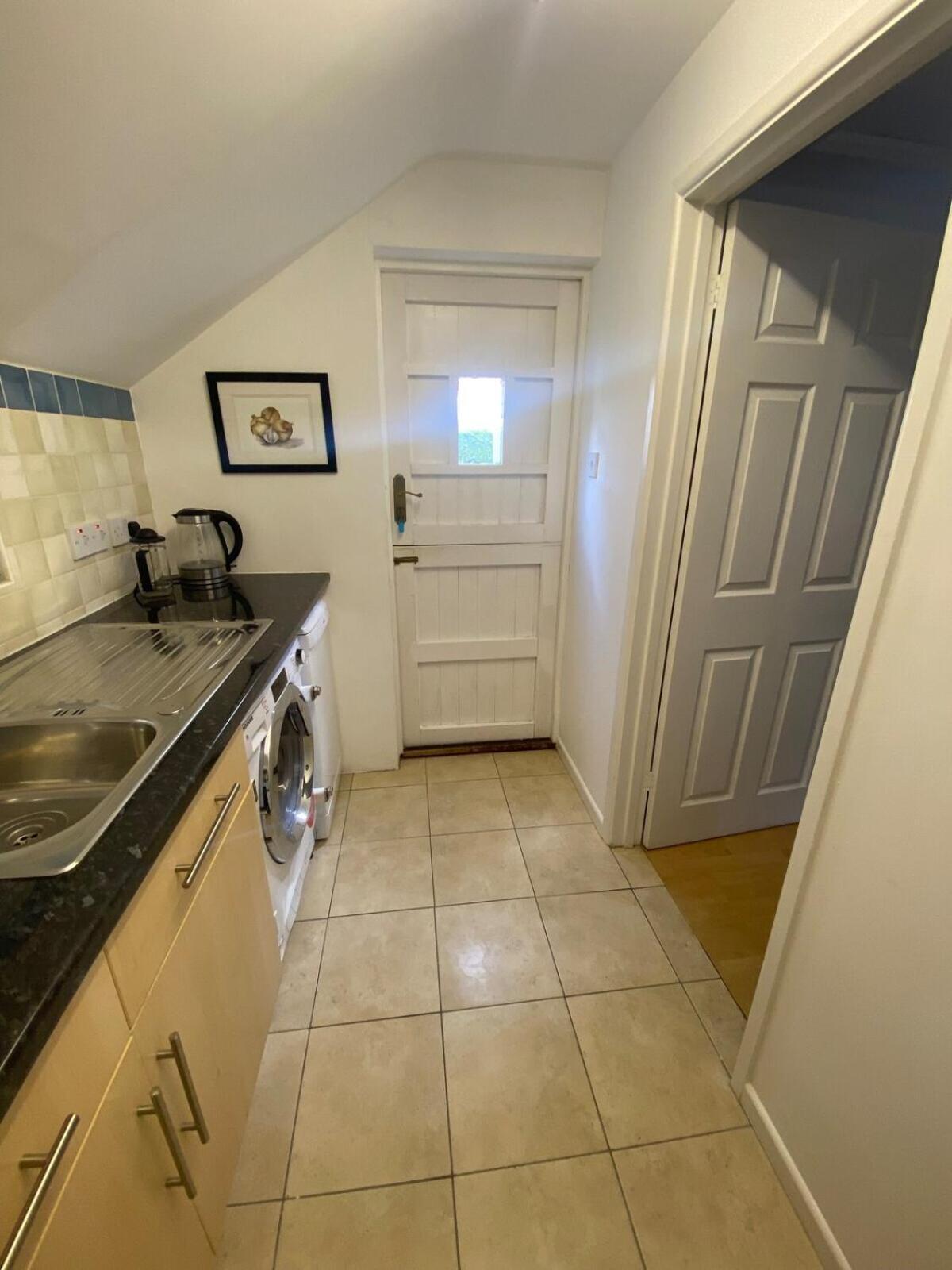 Private Entry Guesthouse Hideaway Hordle Bagian luar foto