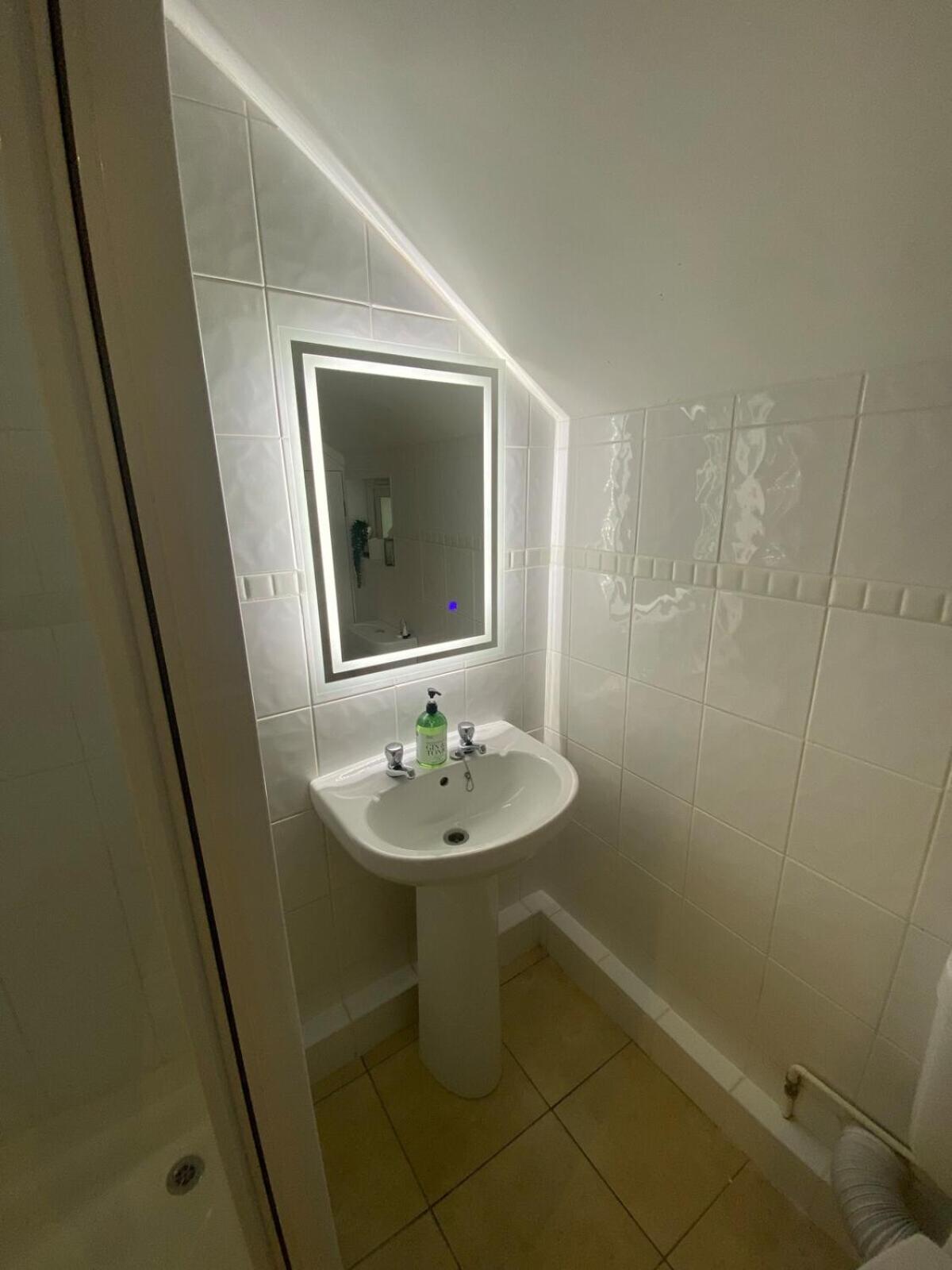 Private Entry Guesthouse Hideaway Hordle Bagian luar foto