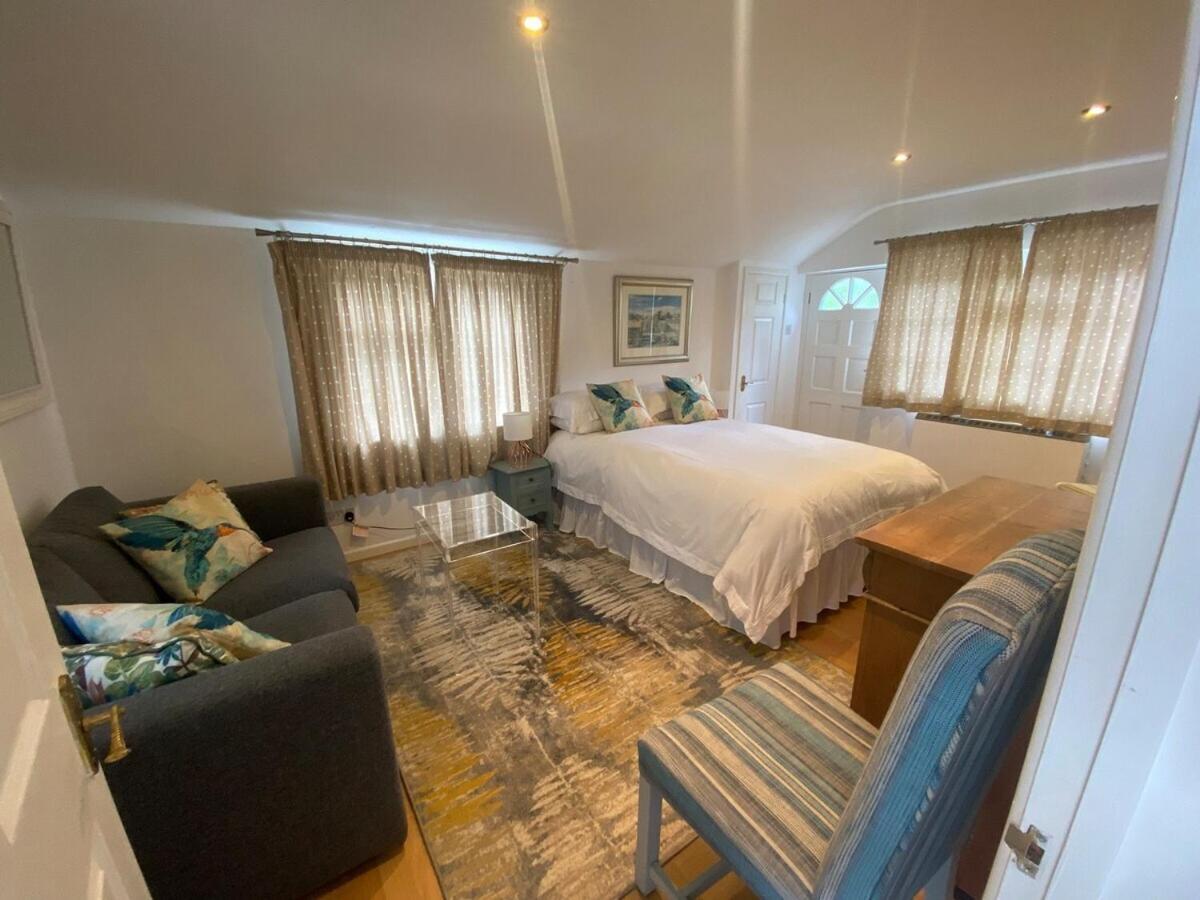 Private Entry Guesthouse Hideaway Hordle Bagian luar foto