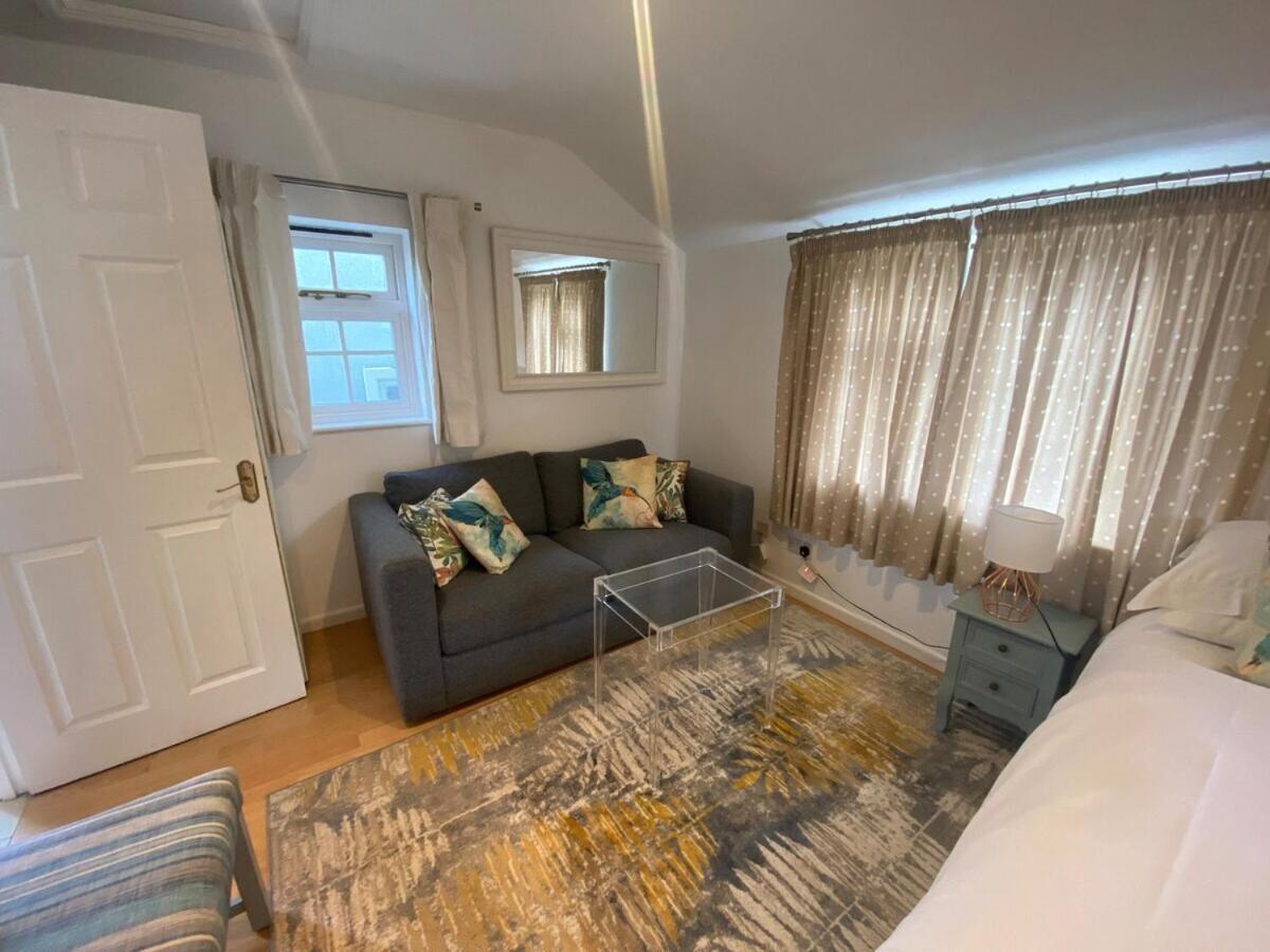 Private Entry Guesthouse Hideaway Hordle Bagian luar foto