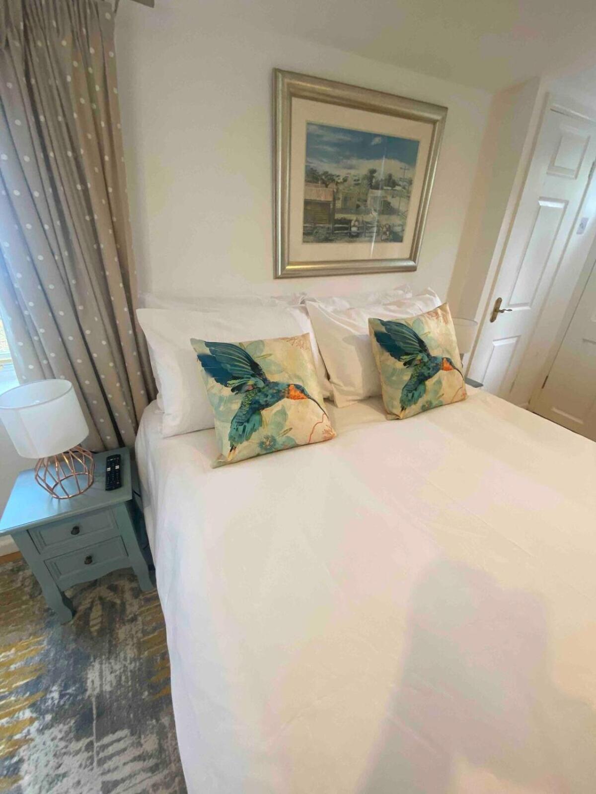 Private Entry Guesthouse Hideaway Hordle Bagian luar foto