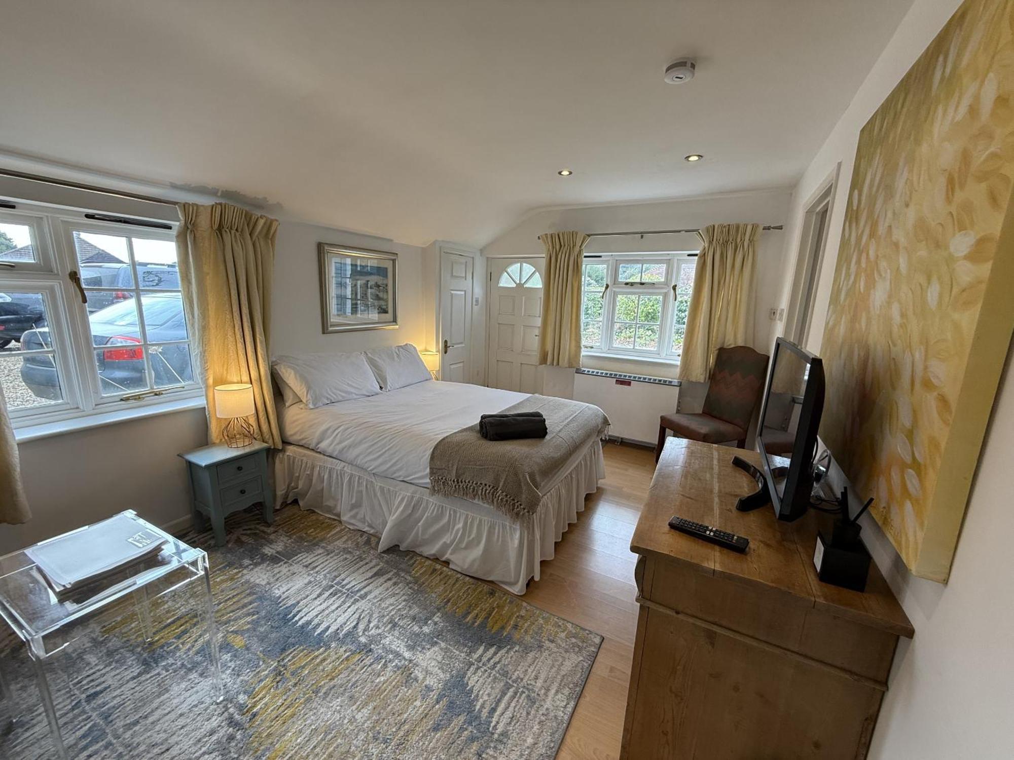 Private Entry Guesthouse Hideaway Hordle Bagian luar foto