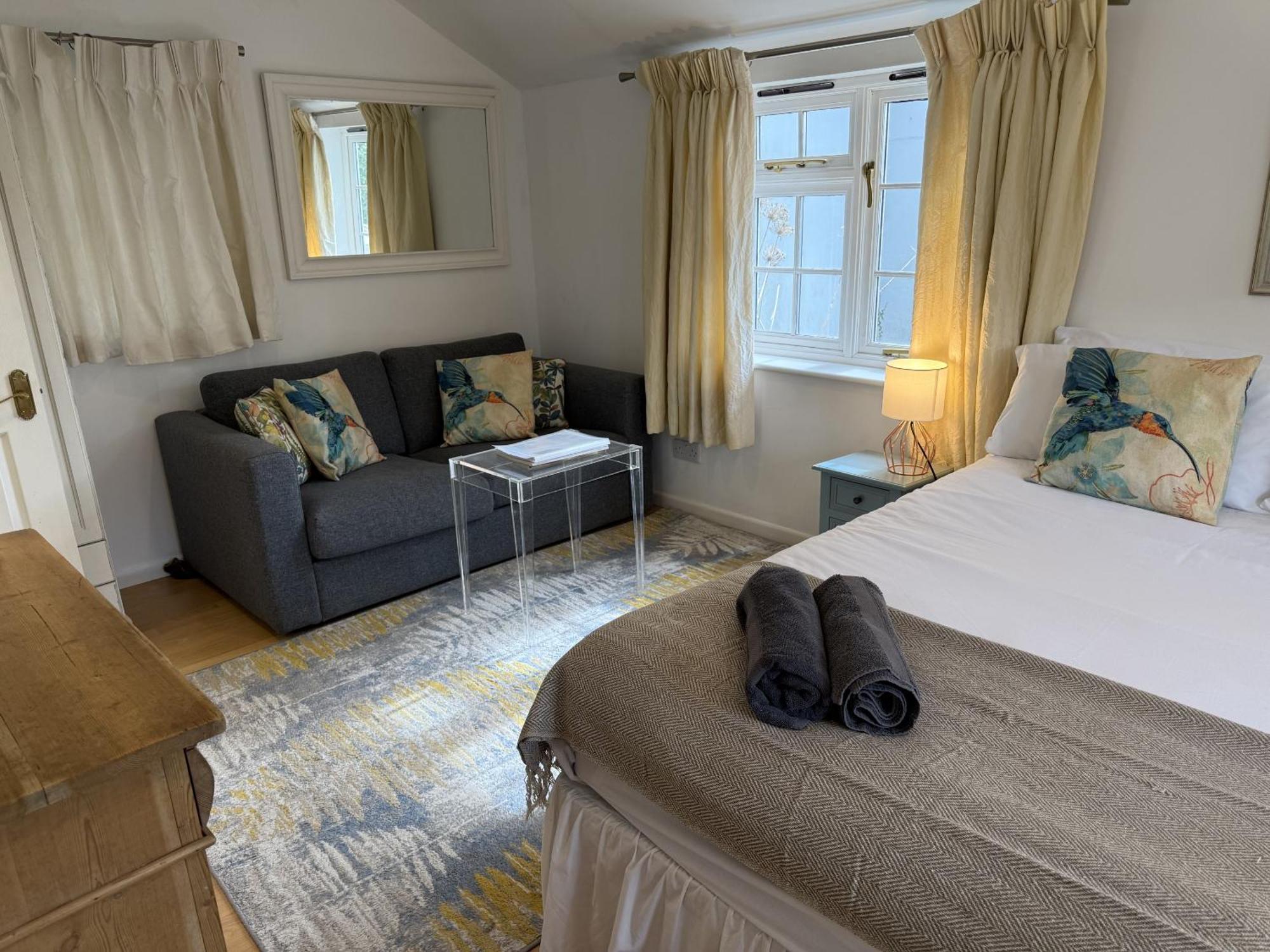 Private Entry Guesthouse Hideaway Hordle Bagian luar foto