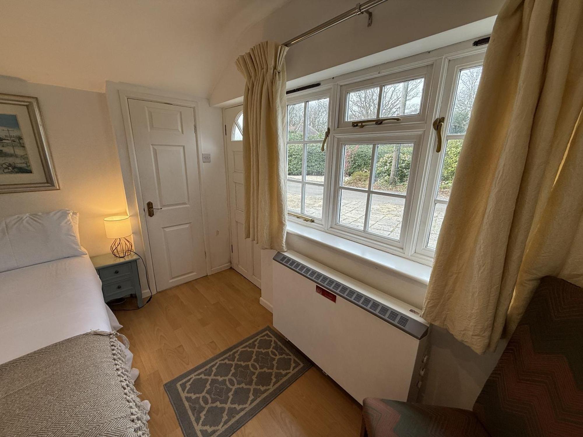 Private Entry Guesthouse Hideaway Hordle Bagian luar foto