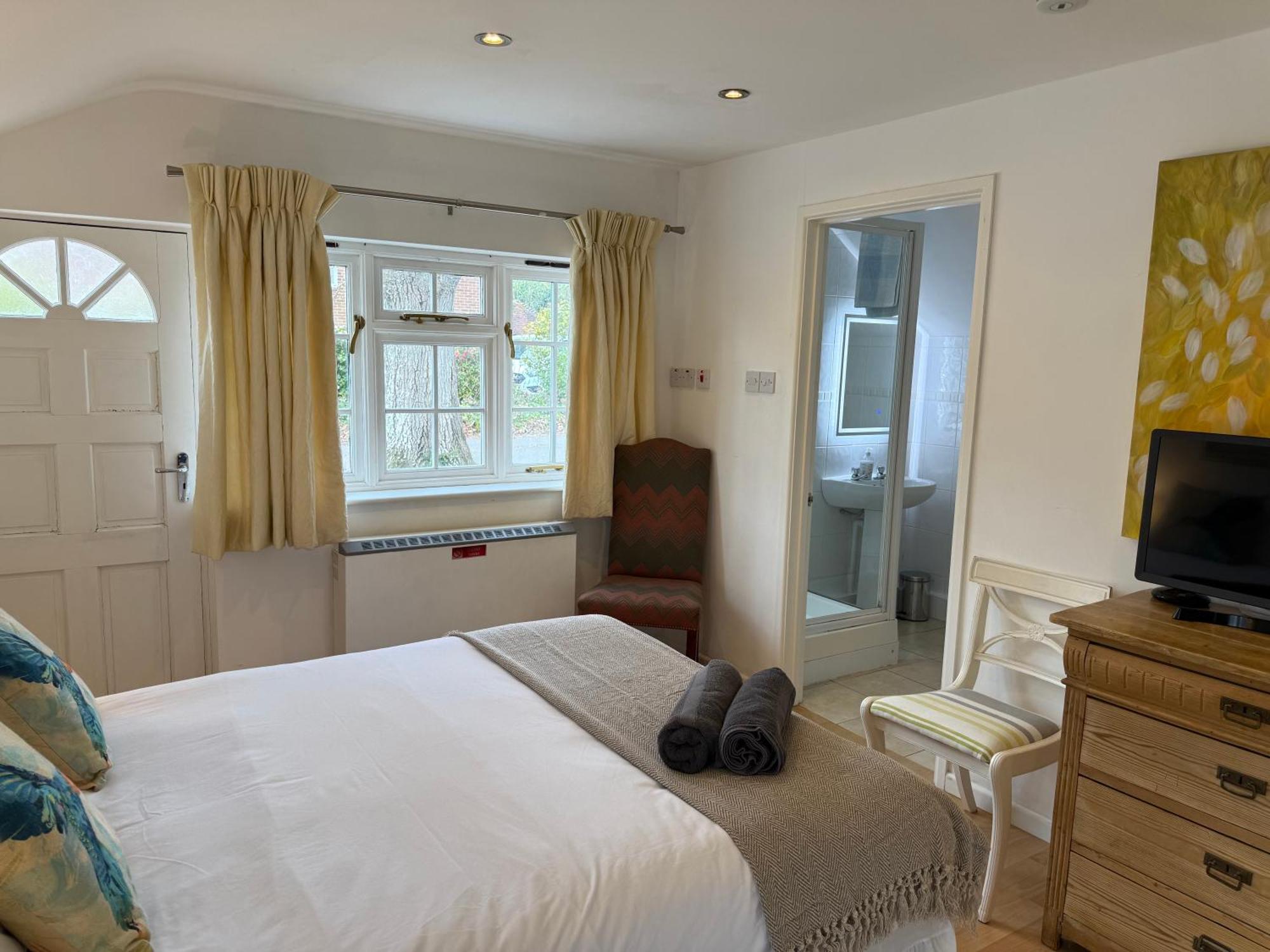 Private Entry Guesthouse Hideaway Hordle Bagian luar foto